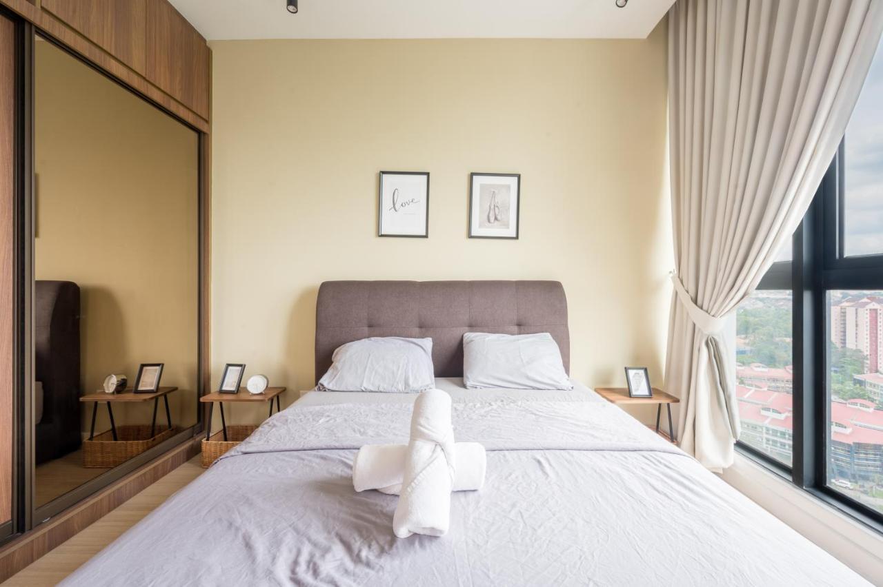 H20 Residence Ara Damansara By Airhost Petaling Jaya Exteriör bild